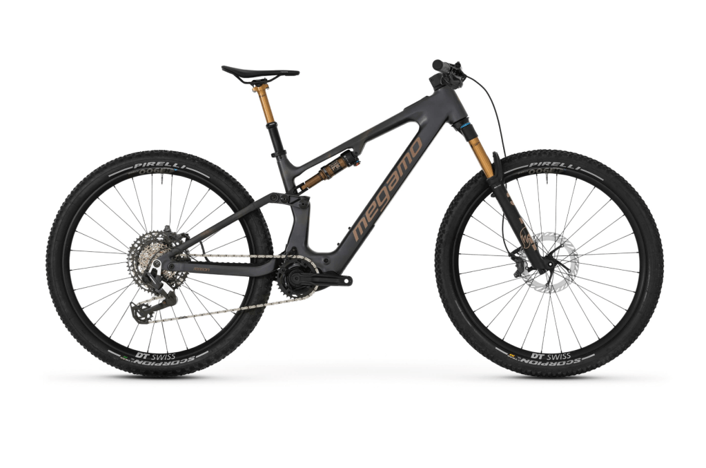 Megamo Reason Air AL 04 DJI